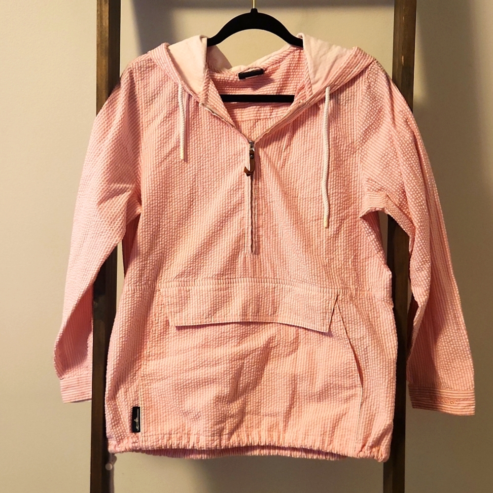 Lightweight hooded pullover